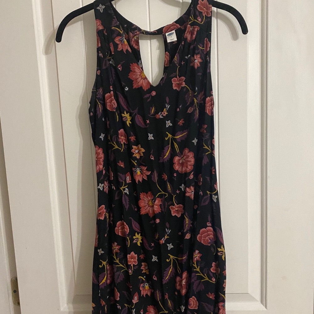 Old navy dress!  Medium.